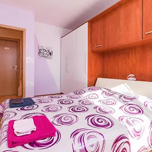 Valentina-no Groups Apartman Banjole